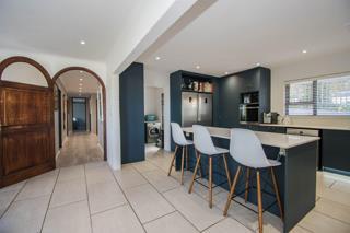 3 Bedroom Property for Sale in Heldervue Western Cape